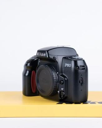 Nikon F60 USATO GARANTITO PER DUE ANNI