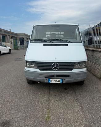 Mercedes Benz 412