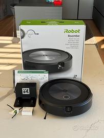 Roomba iRobot J7 robot aspirapolvere