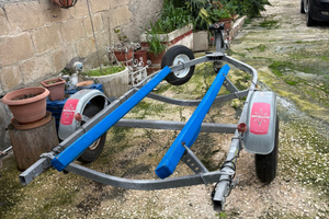 Carrello omologato moto d'acqua