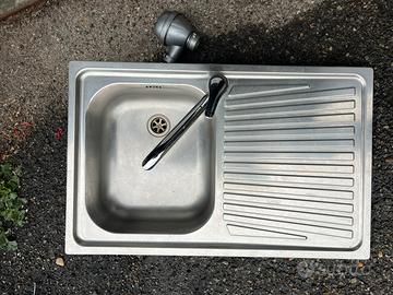 Lavello da cucina in acciaio