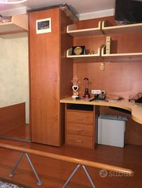 Cameretta in ciliegio con soppalco