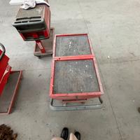 Carrelli per li attrezzi