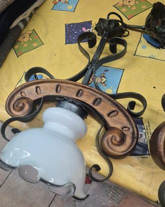 due lampadari legno e ferro battuto 
