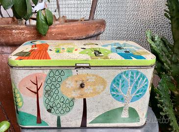 Vecchissimo Bauletto in latta Bertolini