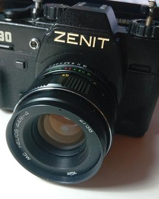 Fotocamera analogica zenit 130 con obiettivo hliod