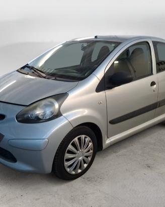 Toyota Aygo 1.0 12V VVT-i 5 porte Sol FRIZIONE NUO