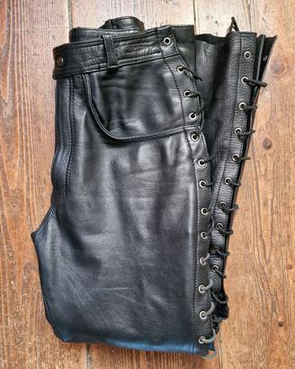 Pantaloni in pelle nera biker