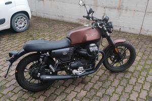 Moto Guzzi v7 night stone 