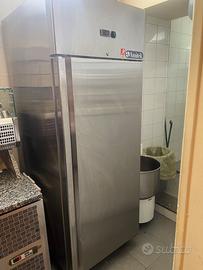 Colonna frigo 700 litri