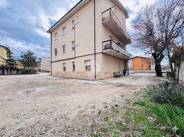 2 LOCALI A L'AQUILA