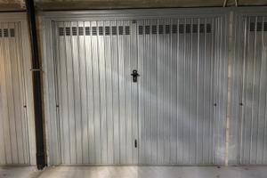 Box auto con wallbox per ricarica a Parco Dora