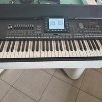 Korg pa3x con Altoparlanti di serie