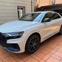 AUDI SQ8 TFSI 2020 TETTO CERCHI 22 FULL OPTIONAL