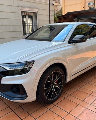 AUDI SQ8 TFSI 2020 TETTO CERCHI 22 FULL OPTIONAL