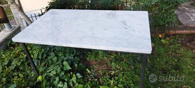 Tavolo in marmo bianco