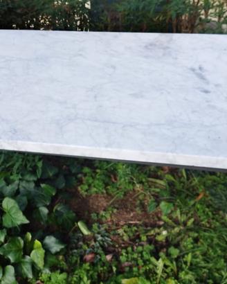 Tavolo in marmo bianco