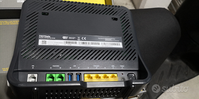 Modem router Fibra Fastweb