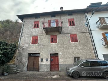 Casa con due appartamenti salorno