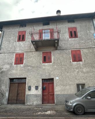 Casa con due appartamenti salorno