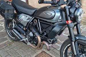 Ducati scrambler nightshift