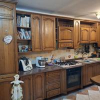 Cucina in legno di castagno