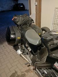 moto Kawasaki GTR 