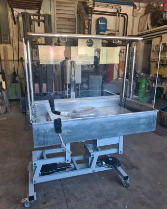 Tavoli e vasca per toelettatura