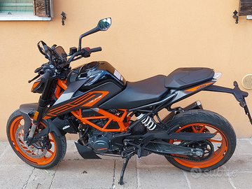 KTM DUKE 125 black