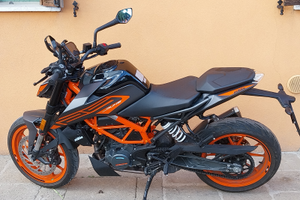 KTM DUKE 125 black