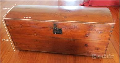 Baule antico in legno massello coperchio bombato