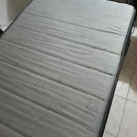 Materasso ortopedico e rete con doghe in legno