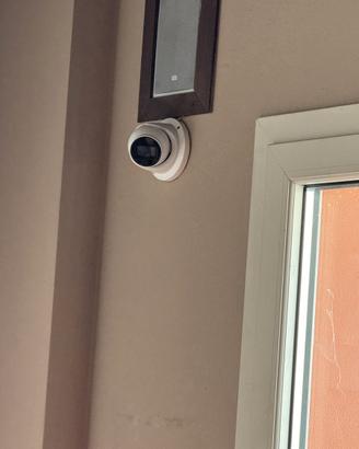 Diffusore audio a parete cornice scura un pezzo