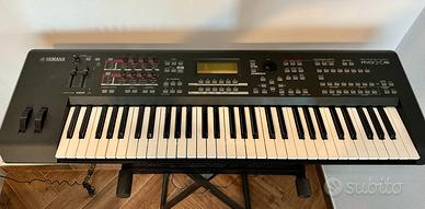 Yamaha MOX 6 + Custodia originale