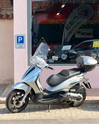 Piaggio Beverly Tourer 400 + Promo