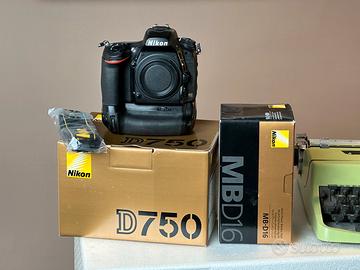 Nikon d750 con battery grip originale