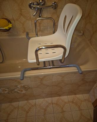 sedia girevole per vasca