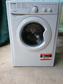 Lavatrice INDESIT semi nuova 