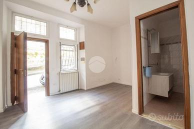 2 LOCALI A PALOMBARA SABINA