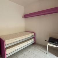 Cucina camera da letto scrivania comodini