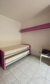 Cucina camera da letto scrivania comodini