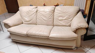 Divani pelle Poltrone e Sofà.