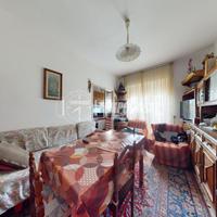 LUMINOSO TRILOCALE CON BOX AUTO