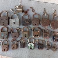 Blocco lucchetti antichi