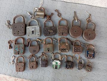 Blocco lucchetti antichi