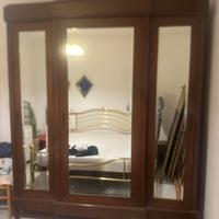Armadio legno noce con specchi