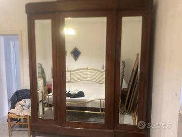Armadio legno noce con specchi