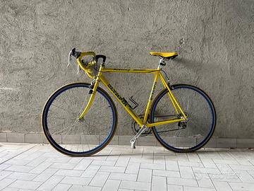 Bici da corsa Olympia Racing gialla – componenti C