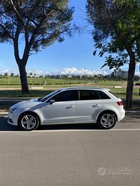 Audi A3 1.6 tdi 110cv S-tronic
