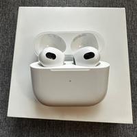 AirPods terza generazione con ricarica MagSafe